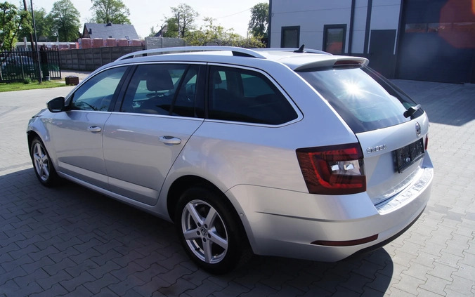Skoda Octavia cena 23900 przebieg: 339000, rok produkcji 2017 z Miechów małe 301